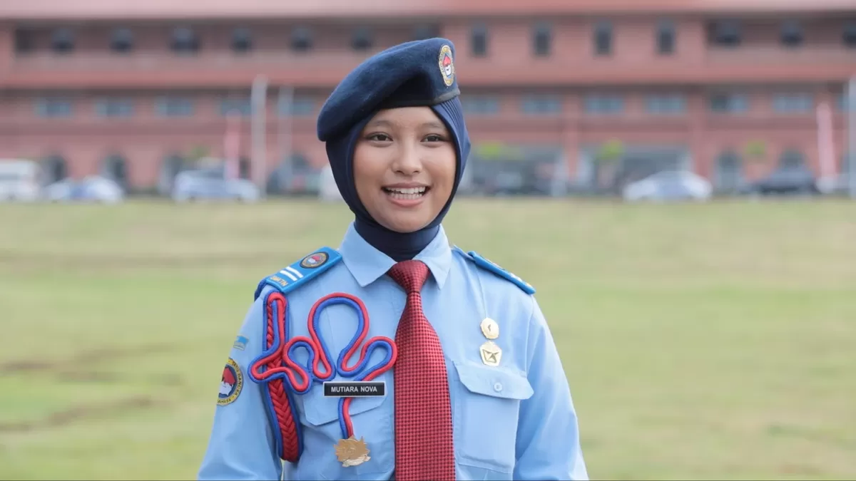 Siswi SMA Taruna Nusantara ucapkan terima kasih ke Prabowo. (Dok. Tim Media Kepresidenan)