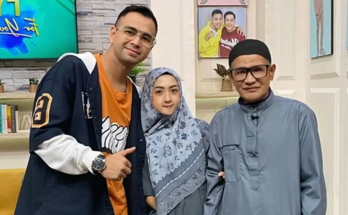Potret Raffi Ahmad bersama Niatus Sholihah (Instagram/niatus_nyanya)