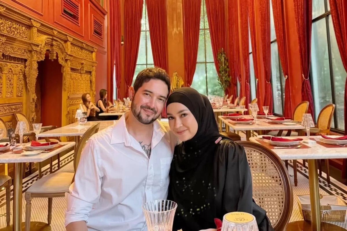 Potret Anniversary ke-10 Donny Michael dan Aryani Fitriana. (Instagram/@aryanifitriana24)
