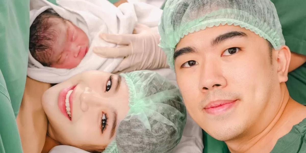 Senyum hangat Cindy Yuvia dan Suami di momen pertama bersama Clairose.  ((X/ Informasi4648))