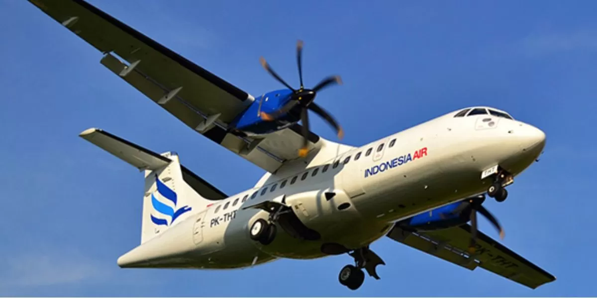 Pesawat ATR 42-500 milik Indonesia Air Transport (indonesia-air.com)