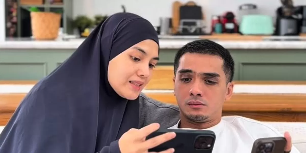 Ricky Harun membagikan refleksi menyentuh tentang peran ibu. (Instagram/rickyharun)