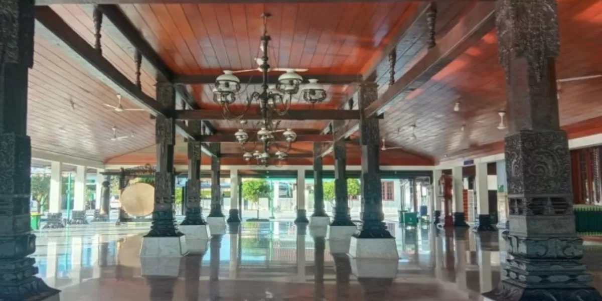 Sebagian interior Masjid Agung Demak. (masjidagungdemak.org)