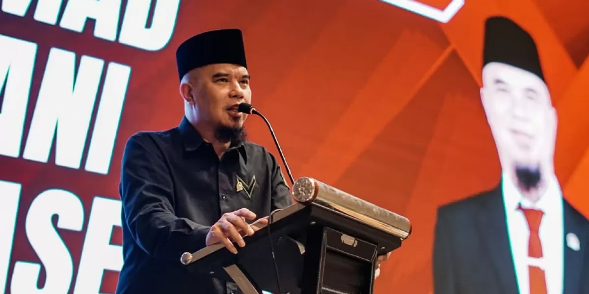 Ahmad Dhani buka suara soal konsep pernikahan El Rumi dan Syifa Hadju yang disebut akan digelar sederhana dan efisien.  (Instagram/nyata_media)