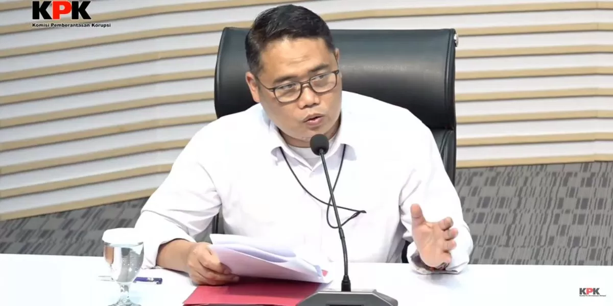 Plt Deputi Penindakan dan Eksekusi KPK saat memaparkan kronologi kasus jual beli jabatan di Kabupaten Pati (YouTube KPK RI)