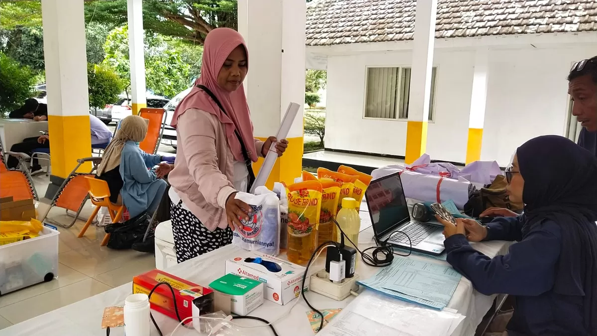 Donor darah PMI Jember di Pakusari, emak-emak pulang bawa minyak goreng 900 Ml jelang Ramadhan (Dok. PMI Jember )