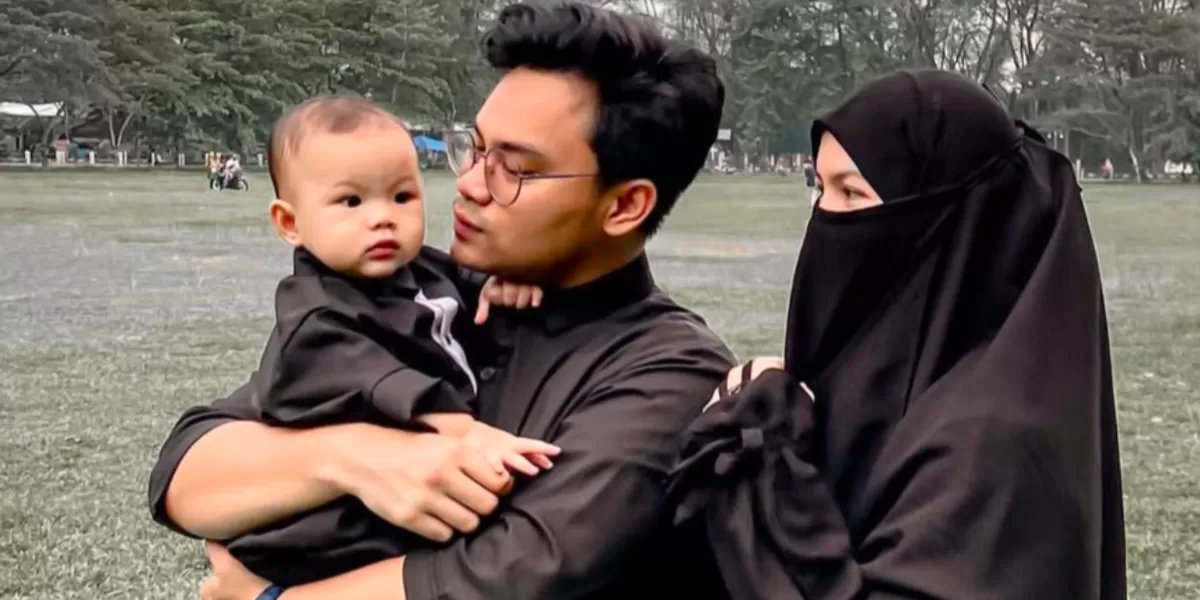 Insanul Fahmi meminta maaf pada Wardatina Mawa (Instagram/@insanulfahmi)