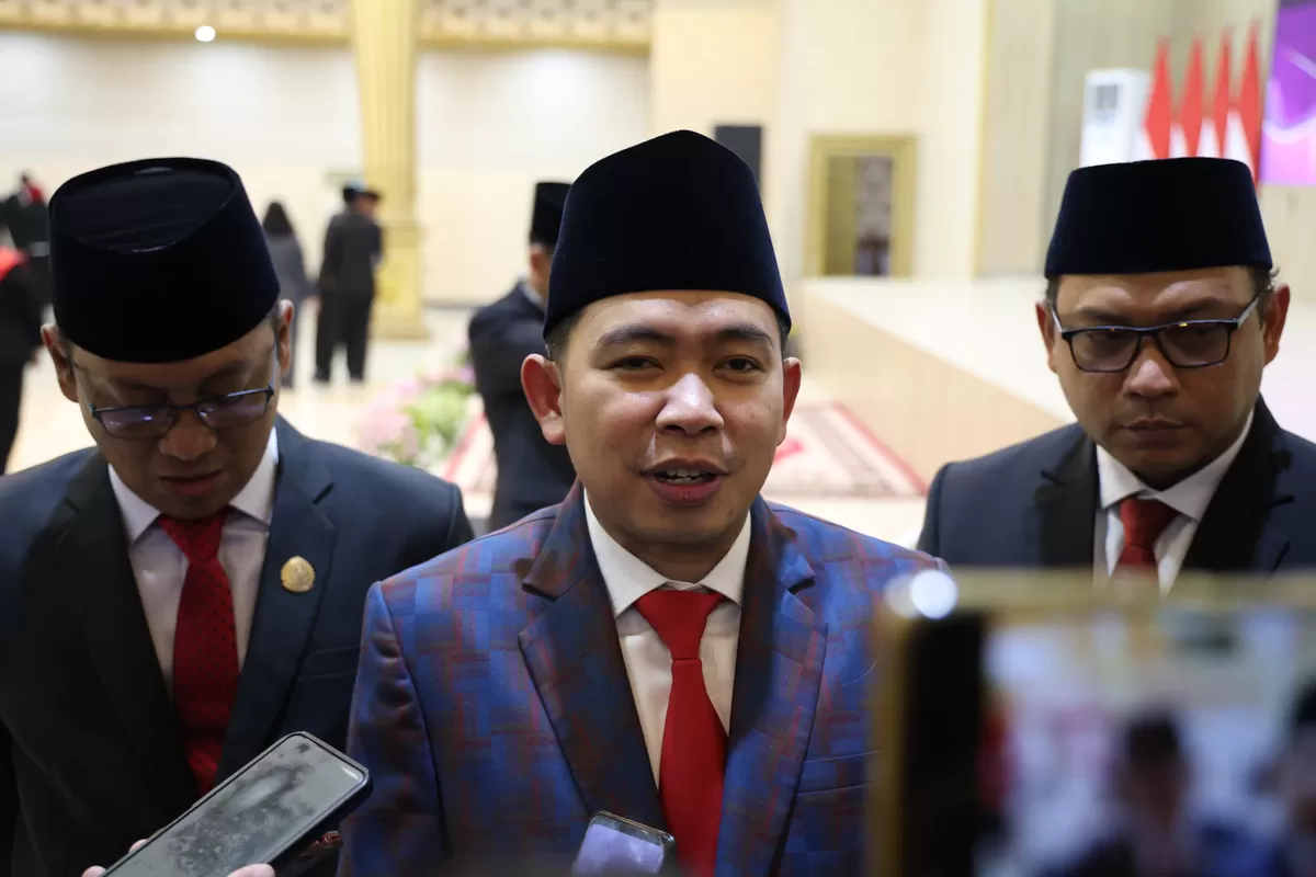 Bupati Jember Gus Fawait saat dikonfirmasi. (M Purnomo/SketsaNusantara.id)