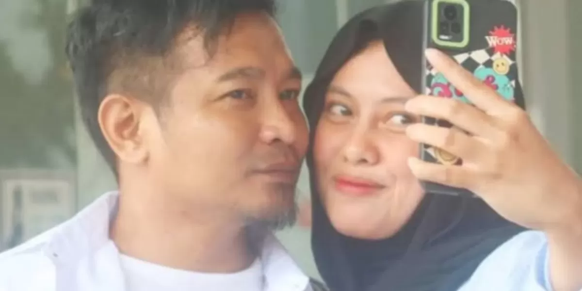 Zul Zivilia bersama istri  (Instagram @jejak_musik)