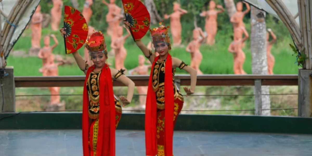Tari gandrung khas Banyuwangi Jawa Timur, dan beberapa perubahannya saat ini  (wonderfulimages.kemenpar.go.id)