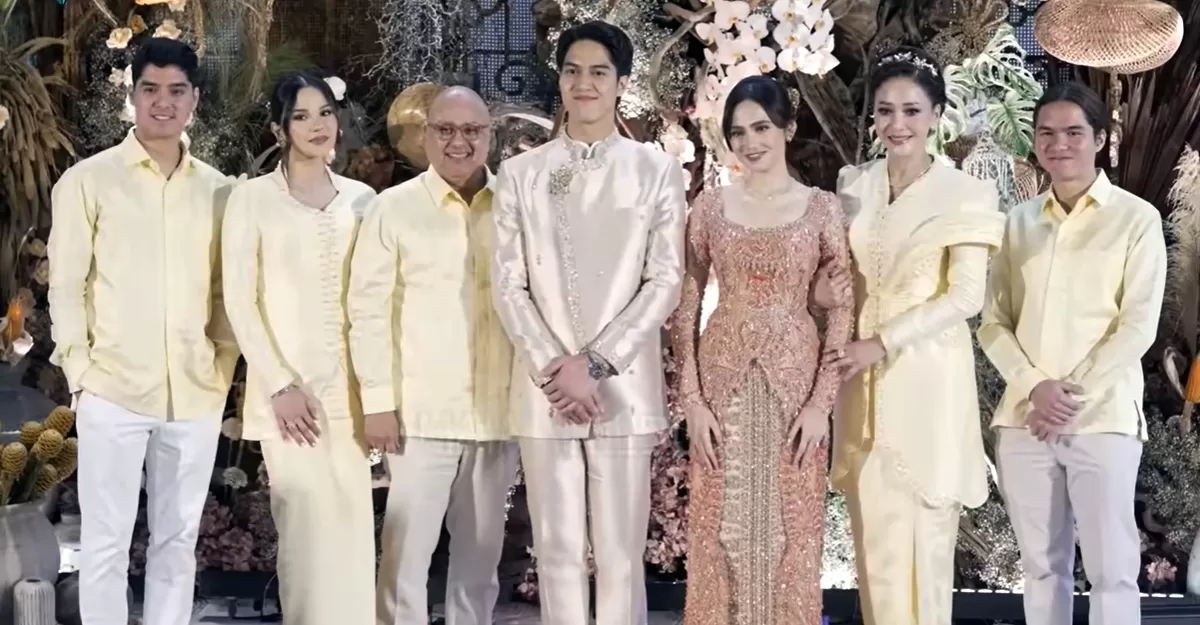 Potret acara pertunangan El Rumi dan Syifa Hadju yang dihadiri Maia Estianty bersama Al Ghazali hingga Dul Jaelani (Instagram/alghazali7)