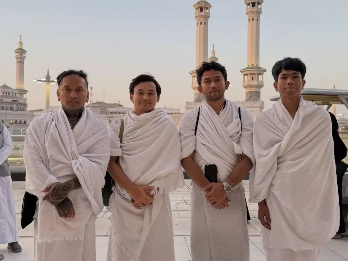 Yusuf Mahardika jalani umrah di Tanah Suci. (Instagram/@mahardikayusuf)