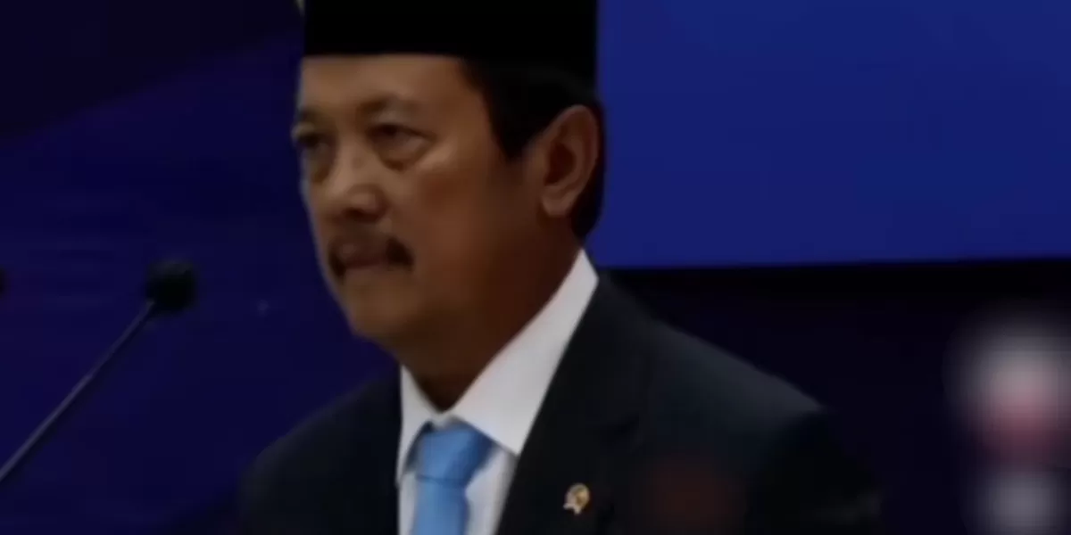 Detik-detik Menteri Kelautan dan Perikanan  Sakti Wahyu Trenggono sebelum pingsan  (YouTube KOMPASTV )
