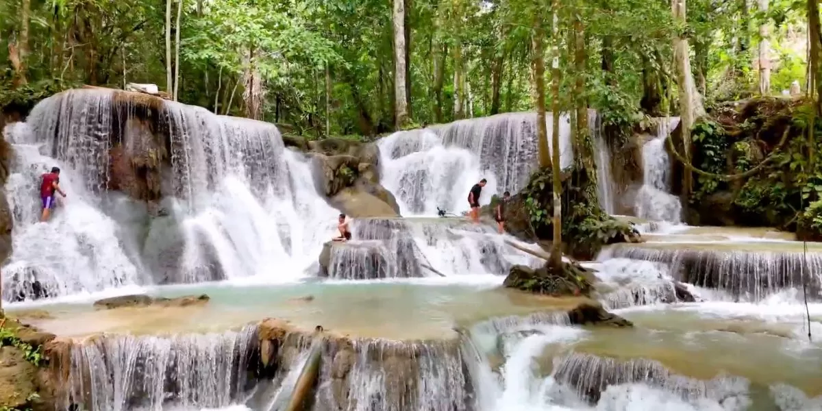 Keindahan Air Terjun Kamumu (Vlog Sammy)
