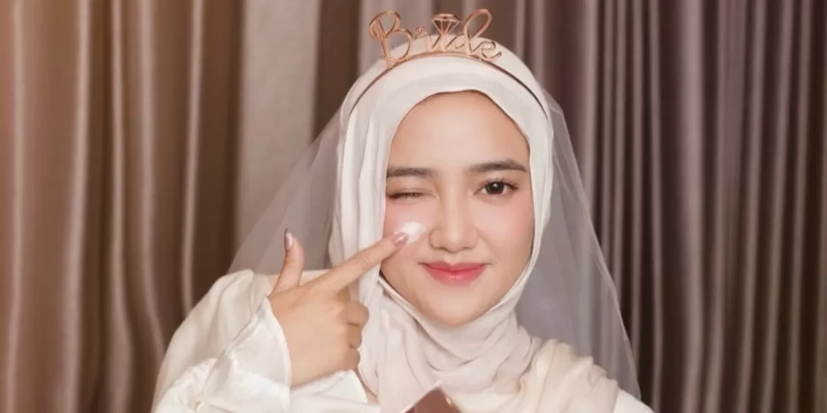 Klarifikasi Wirda Mansur usai memasang foto dengan latar belakang warna biru. Ternyata begini faktanya! (Instagram/wirda_mansur)