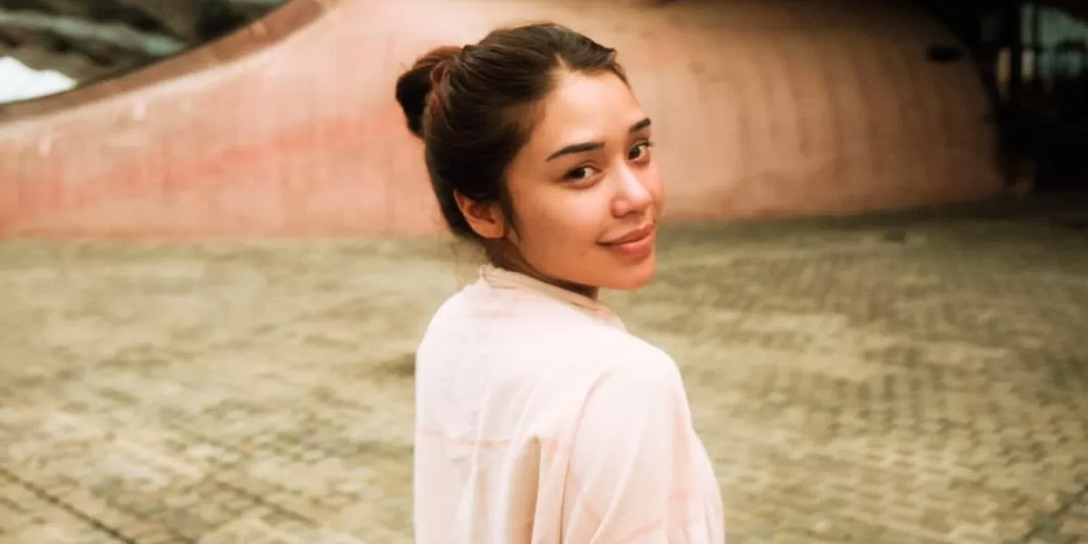 Potret mendiang Lula Lahfah yang kematiannya masih didalami pihak kepolisian setelah kekasih Reza Arap ini ditemukan tak bernyawa dalam apartemen di Jakarta Selatan (Instagram @lulalahfah)