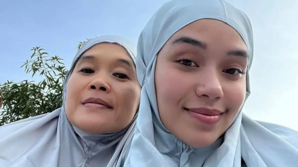 Potret Tatu Yulyanah, ibunda Lula Lahfah yang begitu terpukul setelah putrinya meninggal dunia (Instagram/lulalahfah)