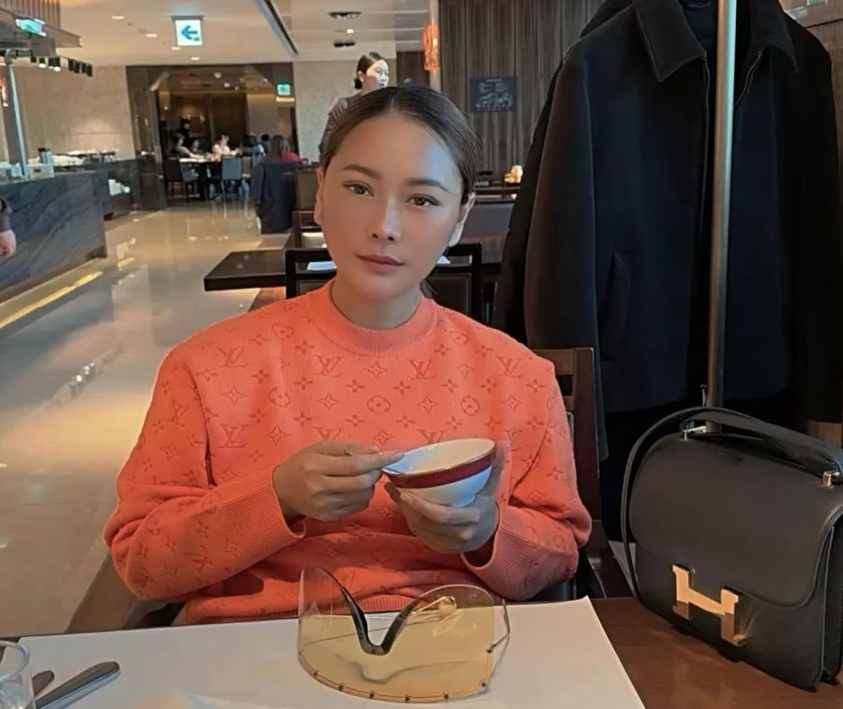 Fakta-fakta insiden Inul Daratista yang pingsan di toilet pasca pulang liburan dari Korea Selatan. (Instagram.com/@inul.d)