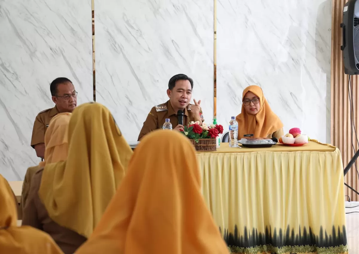 Bupati Jember Muhammad Fawait saat memberikan arahan. (M Purnomo/SketsaNusantara.id )