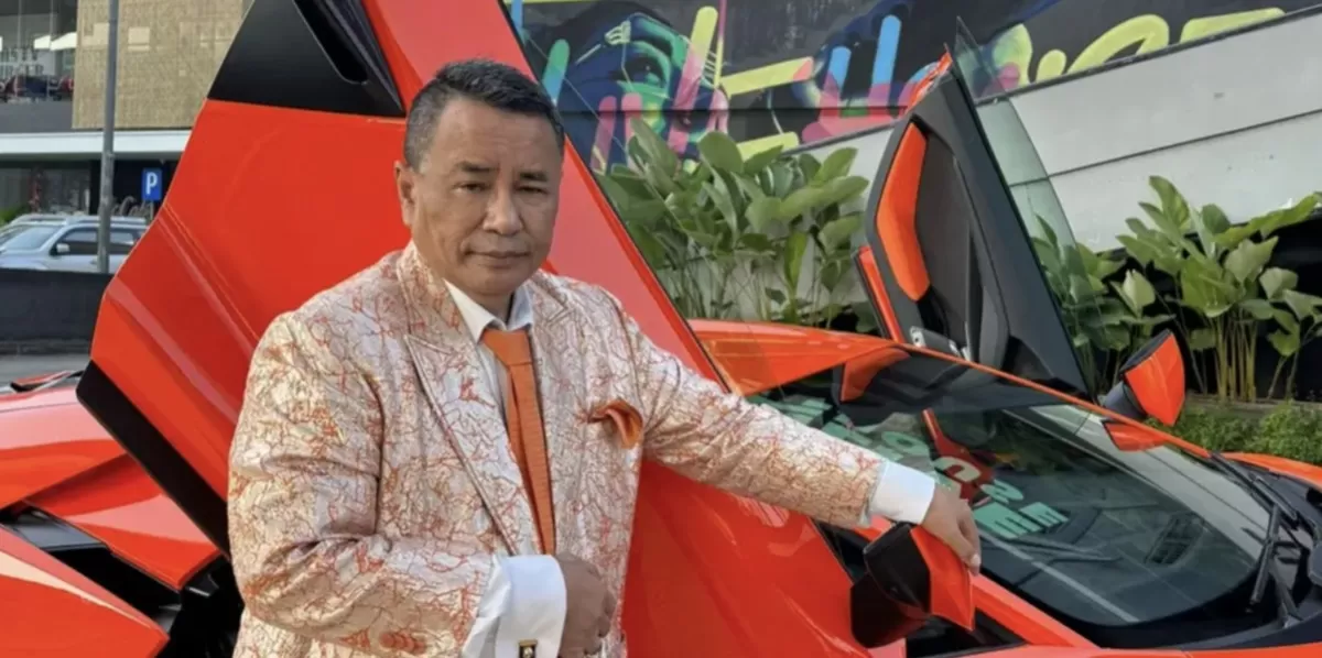 Hotman Paris turun tangan membantu kakek penjual es kue spons untuk mendapat keadilan. (Instagram/hotmanparisofficial)
