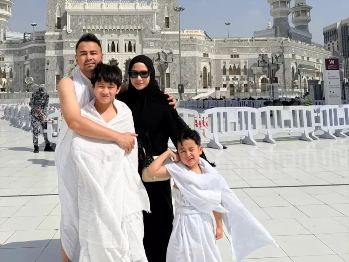 Raffi Ahmad dan Nagita Slavina Umrah di tahun 2026. (Instagram/@raffinagita1717)