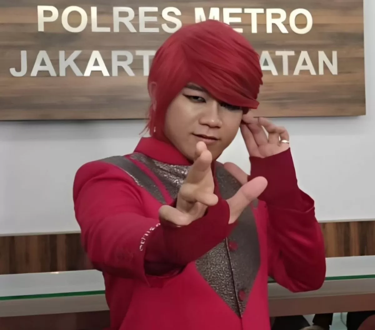 Mengenal sosok Pesulap Merah yang masih berduka karena sang istri, Tika Mega Lestari tutup usia pasca berjuang melawan penyakitnya. (Instagram.com/@marcelradhival1)