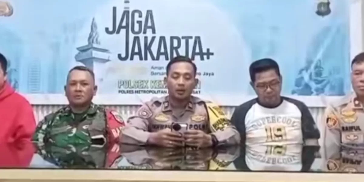 Aparat meminta maaf kepada penjual es gabus (YouTube Metro TV )