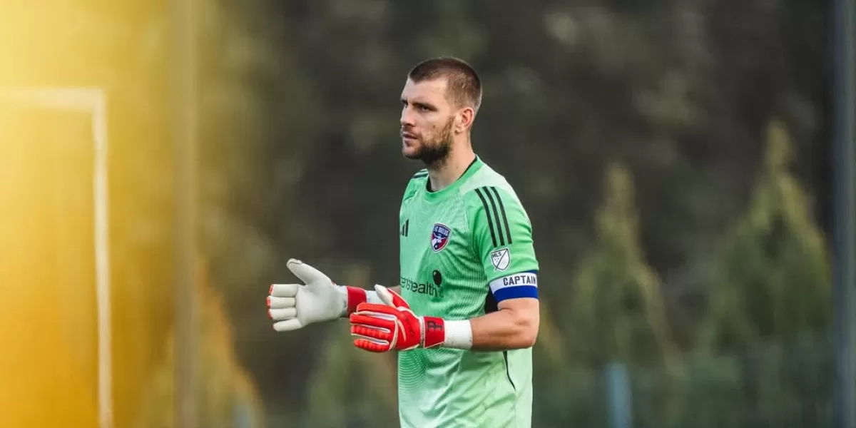 Maarten Paes saat berseragam FC Dallas yang disebut segera ke Ajax Amsterdam. (Instagram/maartenpaes)