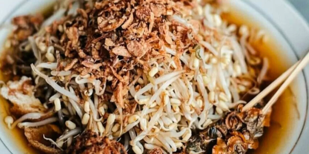 Lontong Balap makanan khas Surabaya yang di Jember populer sejak tahun 2014 (Instagram/@surabayapunyacerita)