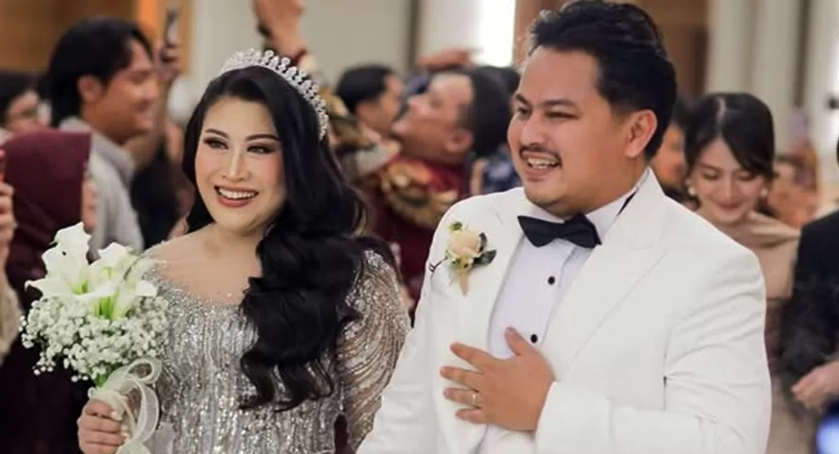 Potret Boiyen yang gugat cerai suami di tengah dugaan kasus penggelapan uang Rully Anggi, keduanya diduga sudah pisah rumah (Instagram/boiyenpesek)