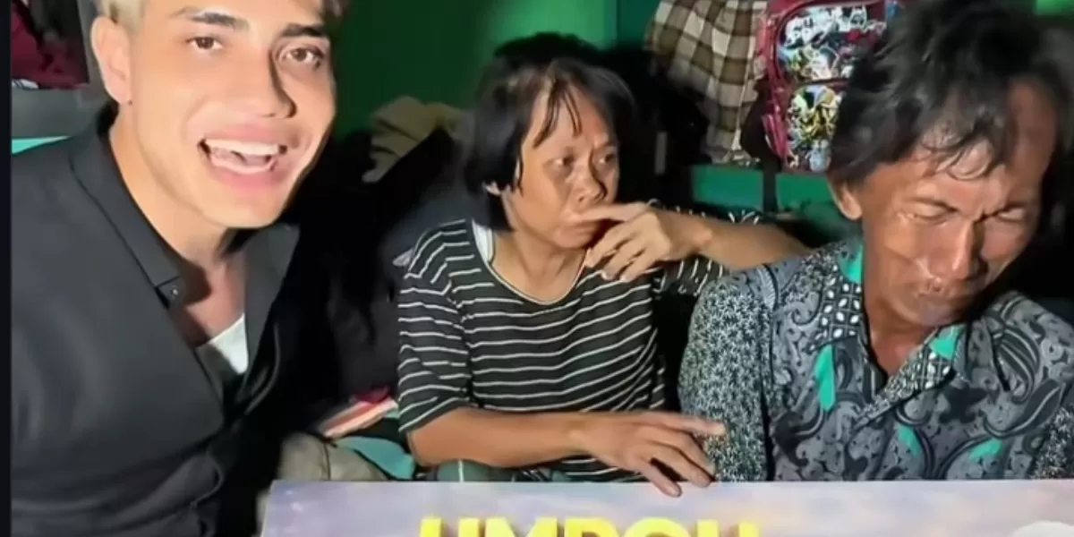 Momen Sudrajat dan istri akan di umrohkan Aisar Khaled  (Tiktok @AisarKhalid)