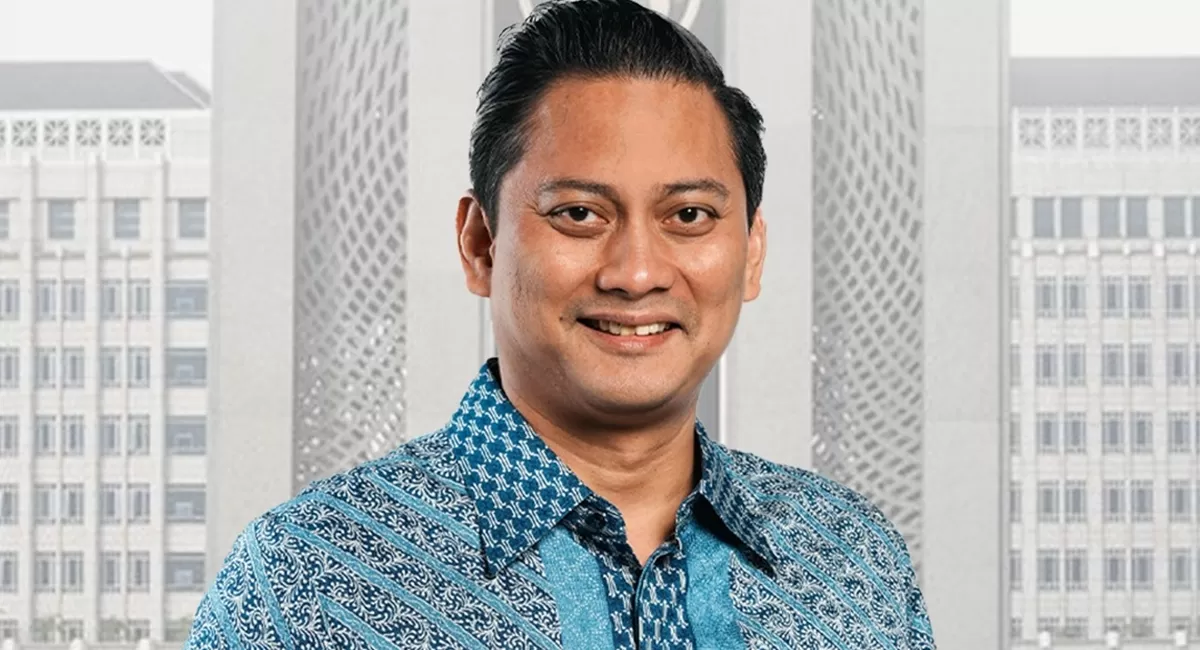 Potret Thomas Djiwandono, keponakan Prabowo yang kini resmi menjabat sebagai Deputi Gubernur BI ternyata punya kekayaan tembus 74 M (Instagram/kemenkeuri)