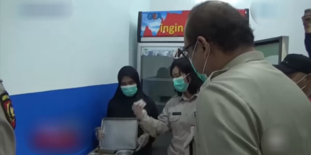 Akhmad Helmi Luqman sidak SPPG Sriwijaya  (YouTube KJTV Jember  Official )