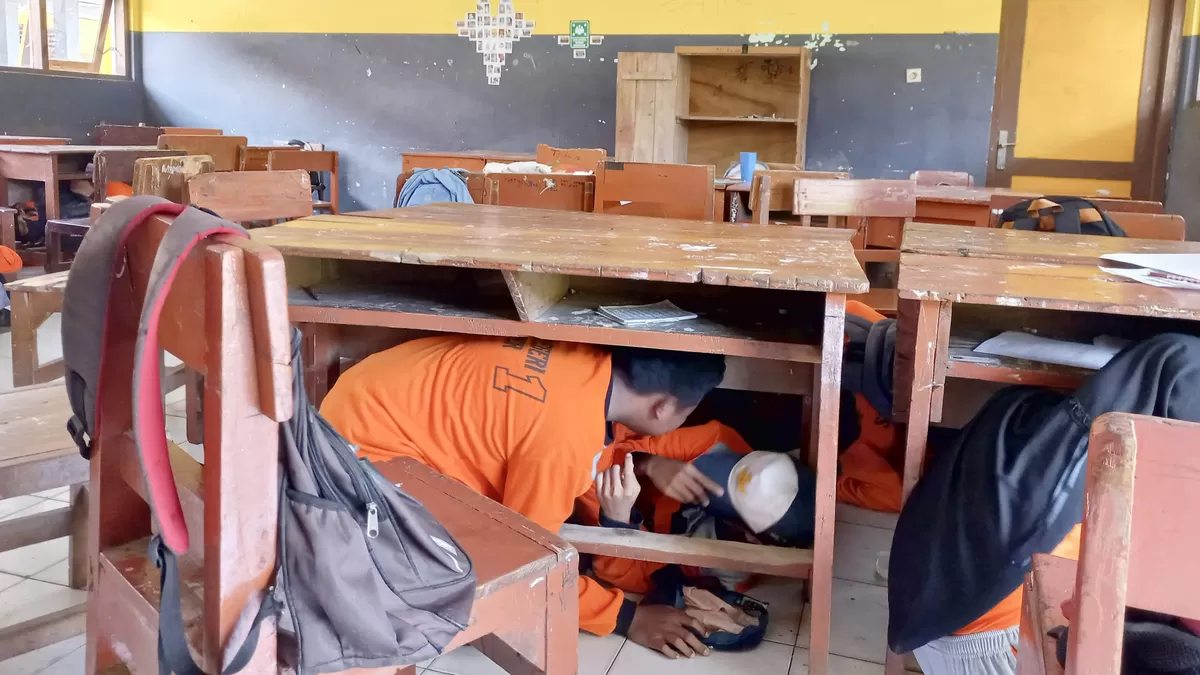 Hadapi risiko bencana pesisir selatan, SMPN 1 Puger tingkatkan kesiapsiagaan lewat festival edukatif (Dok. PMI Jember)