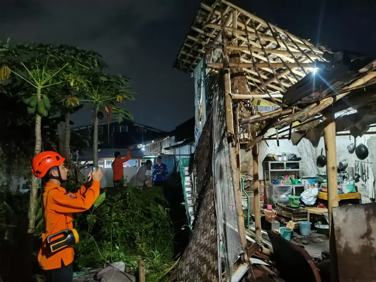 Tim BPBD Jember melakukan assessment  (Dok BPBD Jember)