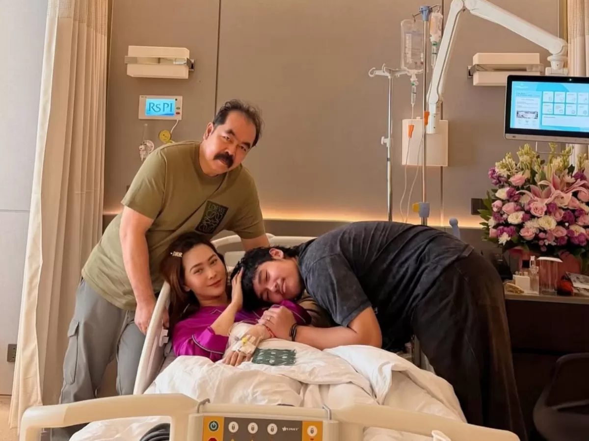 Potret Inul Daratista dalam proses penyembuhan. (Instagram/@inul.d)