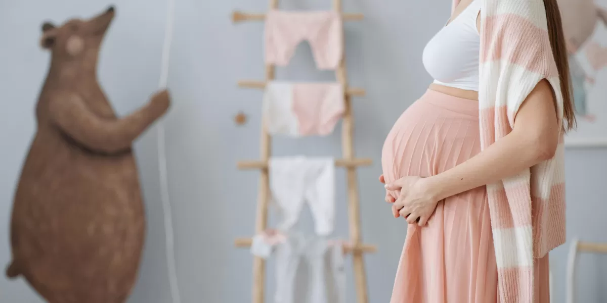 Ilustrasi. Apa hukum bagi perempuan hamil saat bulan puasa Ramadhan? (Pexels/Pavel Danilyuk)