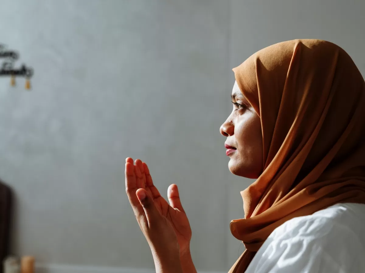 Ilustrasi peringatan Malam Nisfu Syaban dengan pantun penuh makna. (Pexels.com/Thirdman)