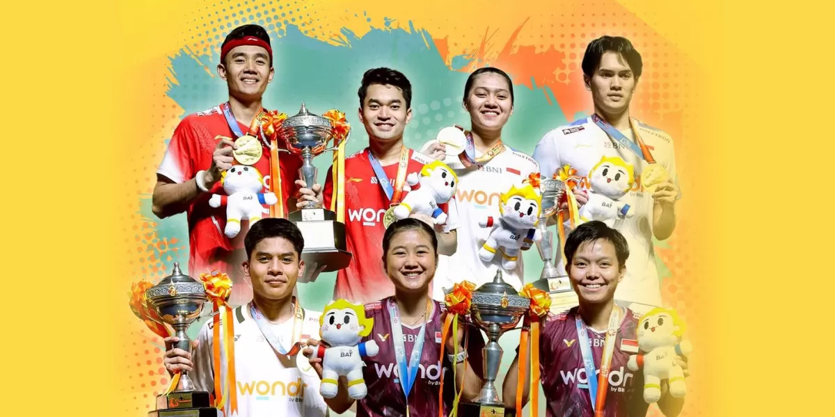 Deretan juara Thailand Masters 2026 dari Indonesia dengan senyum bangga dan trofi Super 300 pertama dalam karier mereka. (Instagram/badminton.ina)