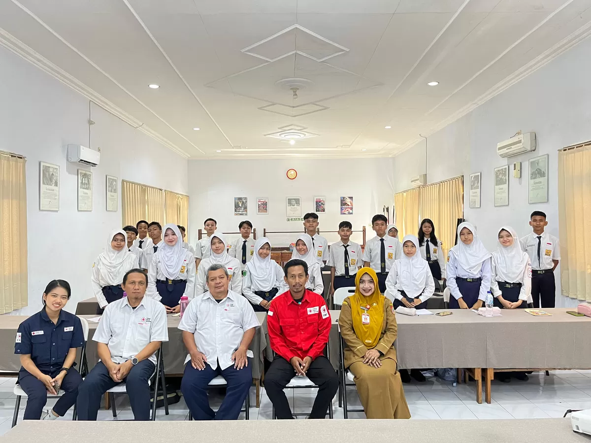 18 siswa perwakilan tiap kelas dari SMPN 3 Jember mengikuti workshop pembekalan Duta Siaga Bencana yang digelar di Aula PMI Kabupaten Jember pada Selasa, 3 Februari 2026. (Dok. PMI Jember)