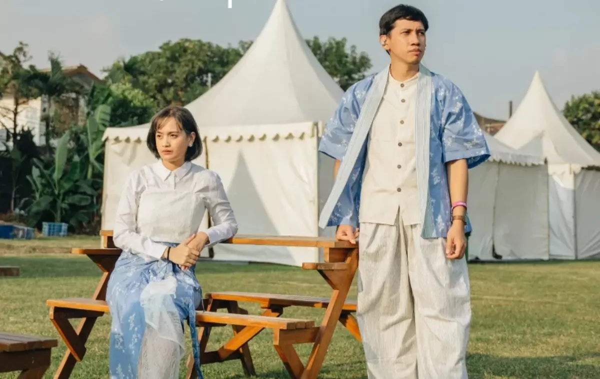 Duo folk musik Banda Neira, Ananda Badudu dan Shasa Iguana (Instagram.com/@weekend.kalcer)