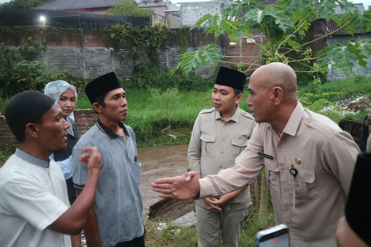 Bupati Jember Gus Fawait dan jajaran Satgas Infrastruktur dan Tata Ruang saat menggelar sidak. (Dok Diskominfo Jember)