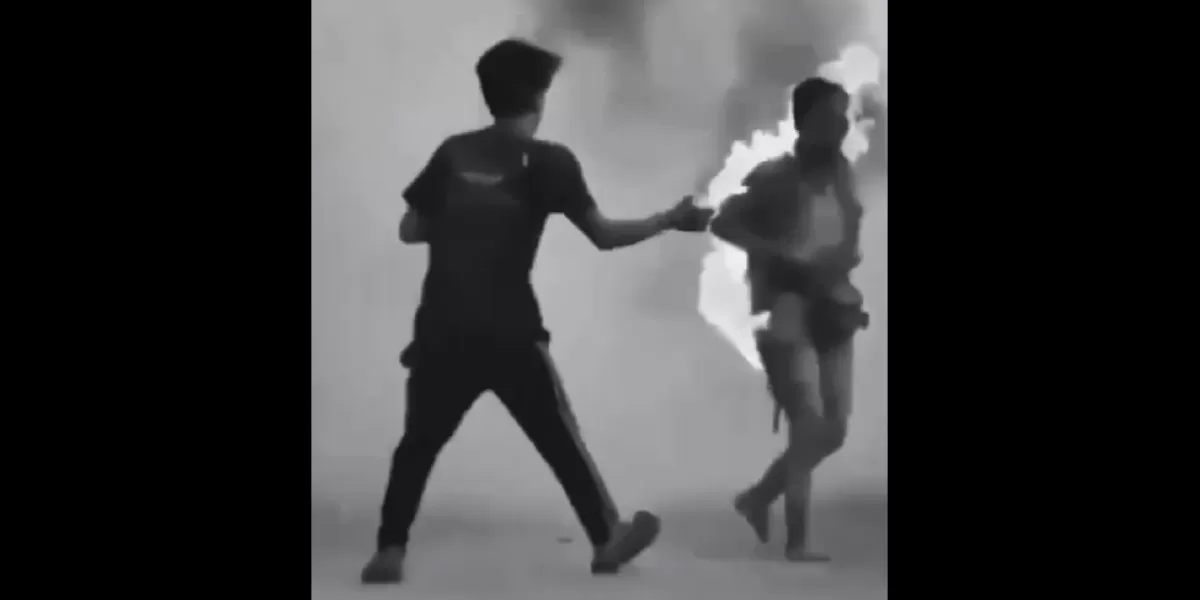 Kejadian seorang suami yang membakar istrinya. (X/neVerAl0nely___)