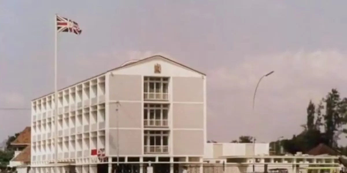 Gedung Kedutaan Besar Inggris setelah diresmikan pada tahun 1963 (YouTube Kanal Arsip dan Dok Arsip 2)