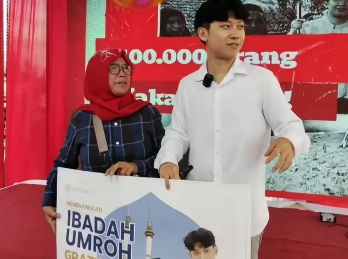 Potret Willie Salim kembali ramai disorot karena dianggap tak penuhi janji berangkatkan pemenang hadiah umrah dalam acara makan besar di Bengkulu (Instagram/lambegosiip)