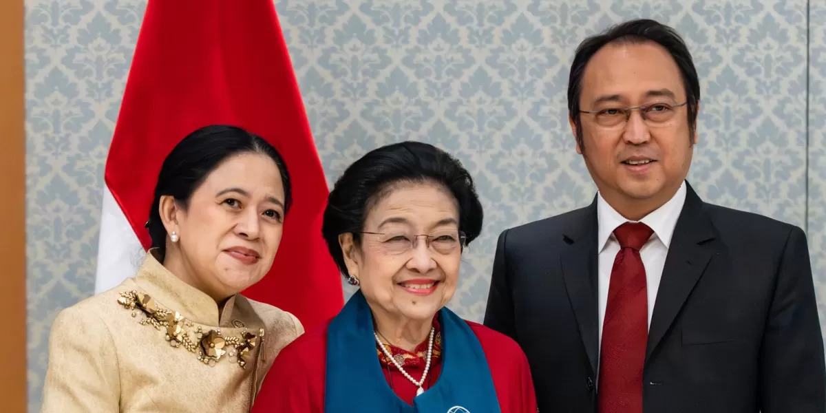 Megawati Soekarnoputri menerima gelar Doktor Kehormatan dari Princess Nourah University, momen bersejarah yang membanggakan Indonesia. (X/puanmaharani_ri)