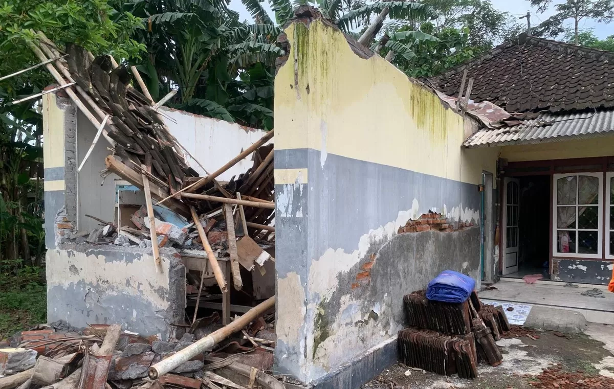 Kondisi rumah warga yang mengalami bencana di Jember. (Dok BPBD Jember)