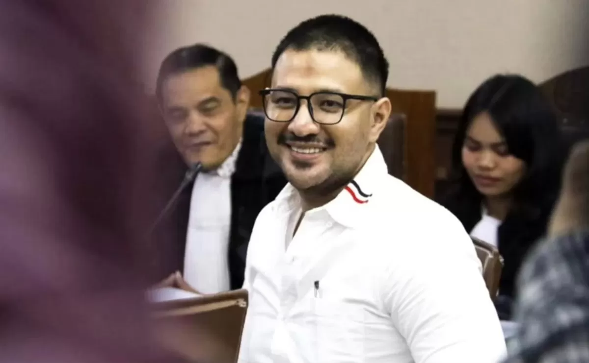 Potret Ammar Zoni setelah menjalani persidangan di PN Jakarta Pusat terkait kasus narkoba yang menjeratnya (Instagram/lambegosiip)
