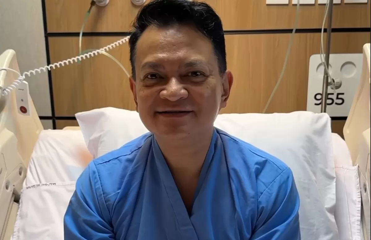 Potret Hedi Yunus kabarkan kondisinya usai dilarikan ke UGD sampai masuk ruang ICU dan menjalani perawatan intensif di rumah sakit sebelum manggung di Surabaya (Instagram/hedi_yunus)
