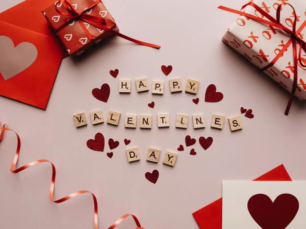 Puisi romantis untuk Valentine 2026. (Pexels.com/alleksana)